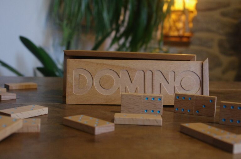 Domino 2